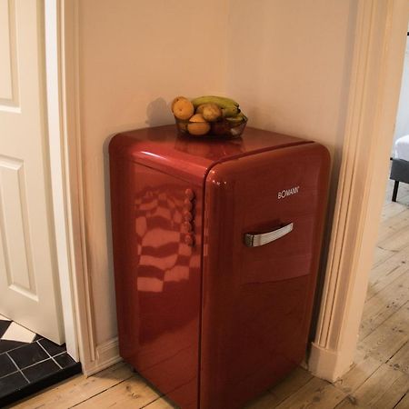 Doppelbett In Heller Wohnung Hamburg Bagian luar foto
