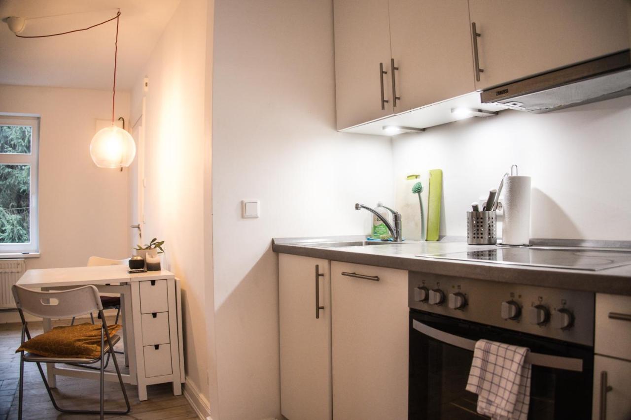 Doppelbett In Heller Wohnung Hamburg Bagian luar foto