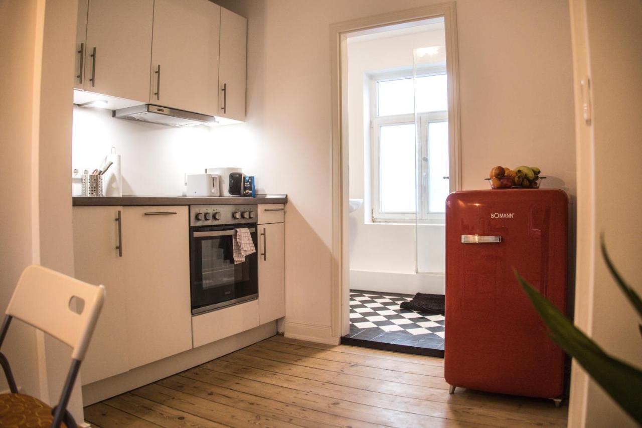 Doppelbett In Heller Wohnung Hamburg Bagian luar foto