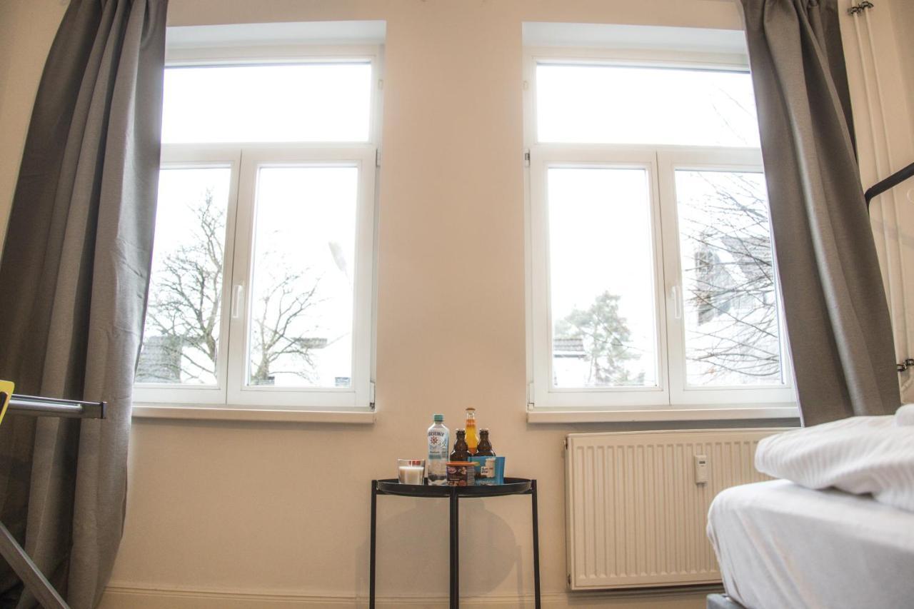 Doppelbett In Heller Wohnung Hamburg Bagian luar foto
